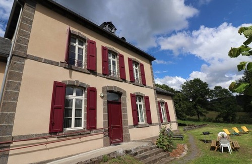 Saint-Martin-Valmeroux Cabaña | Gite Saint-Martin-Valmeroux, 4 bedrooms, 8 persons