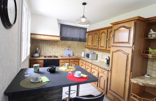 Saint-Martin-Valmeroux Cabaña | Gite Saint-Martin-Valmeroux, 2 bedrooms, 3 persons