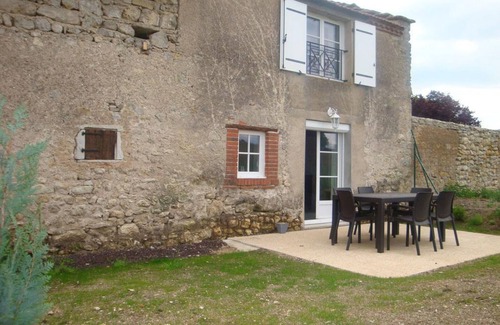 Saint-Priest-d'Andelot Cabaña | Casa rural Saint-Priest-d'Andelot, 2 dormitorios, 4 personas
