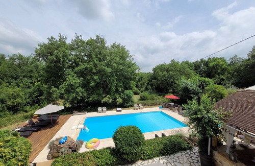 Loze Casa | Gite sleeps 4/5 with uninterrupted view of the pool
