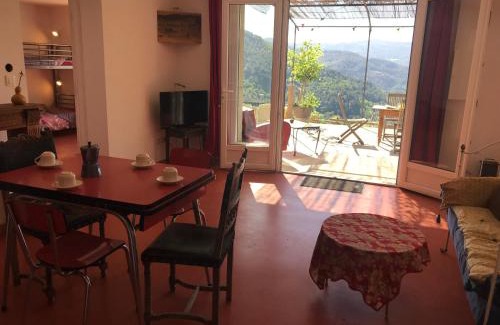 Saint-Germain-de-Calberte Apartamento | Gite très belle vue au cœur des Cévennes