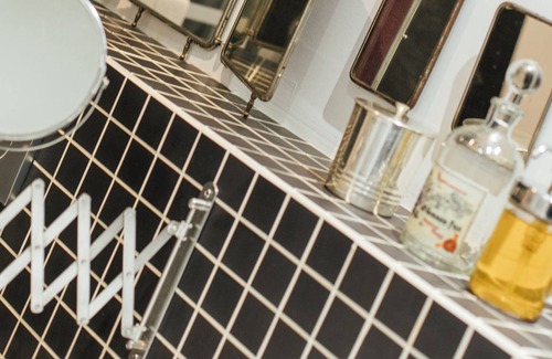 Beaune Casa | Gite / Urban Refuge for your TRIBE! 3 to 5 bedrooms up to 12 people!