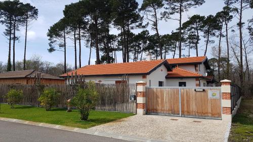 Ares Apartamento | Gite Villa Elisaia location de meublés de tourisme chez l'habitant