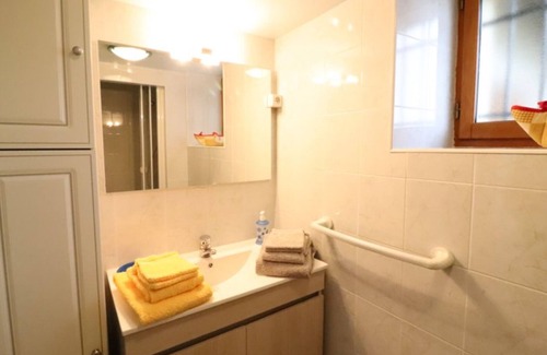 Chataigneraie Cantalienne Cabaña | Gite Vitrac, 2 bedrooms, 4 persons
