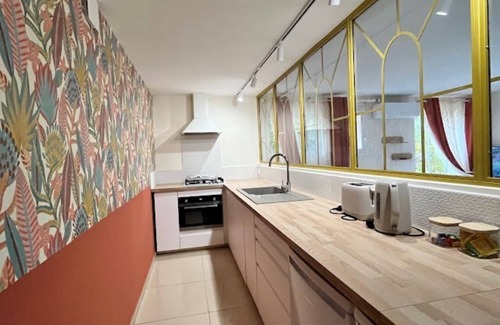 Pernes-les-Fontaines Apartamento | Gite with private pool 1000m2 park in the Provencal countryside for family or friends