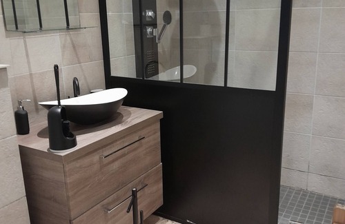 Montreuil-sur-Mer Casa | Gites 2 Personnes Avec Jacuzzi et Terrasse Privative. Tout Confort et au Calme