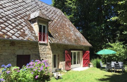 Saint-Julien-aux-Bois Casa | Gites Chateau le Bois