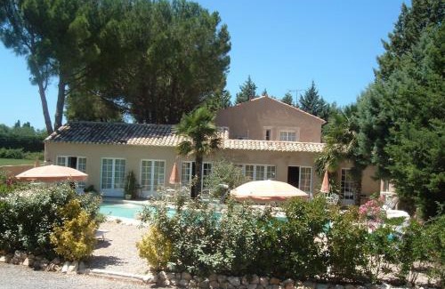 St.-Remy-de-Provence Casa | Gites Climatisés Piscine Chauffée La Balancelle