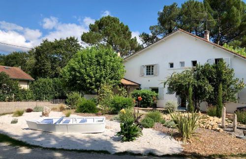 Saint-Morillon Casa | Gites d'Ici et d'Ailleurs 1 & 2 -famille ou groupe- Dépendances dans propriété proche Bordeaux et Bassin Arcachon