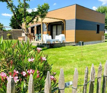 Mosnes Casa | Gites-domainedupin, cottage Bain Nordique PRIVÉ