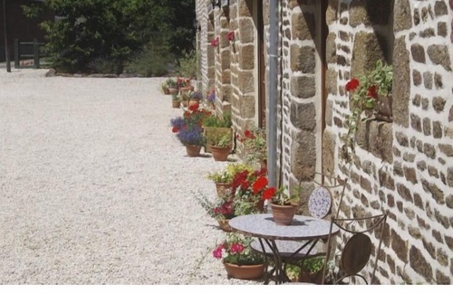 Saint-Simeon Cabaña | Le Trou Normand-Gîte-Familiar-Baño Privado-Vista al patio