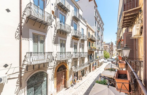 Centro Storico Apartamento | Giudici Three Bedrooms Apartment