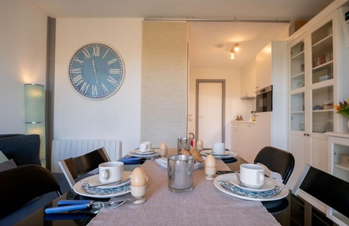De Haan Apartamento | Giuliott with parking and shared pool by Interhome