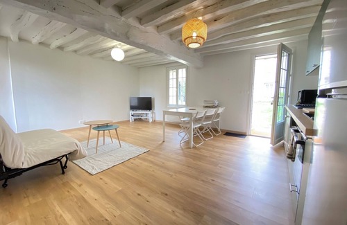 Gommecourt Cabaña | Giverny, near : charming gîte, 3 bedrooms + garden