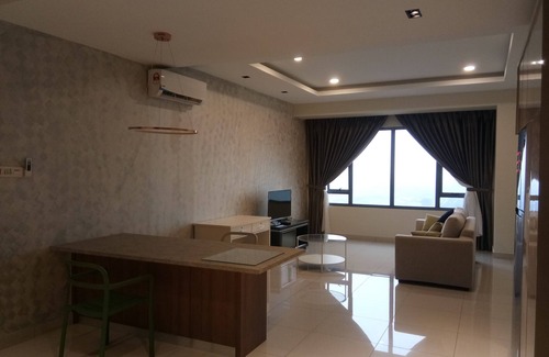 Subang Jaya Condominio | Me alegro de darle la bienvenida! Este es un apartamento completo con 2 habitaciones, 2 baños.