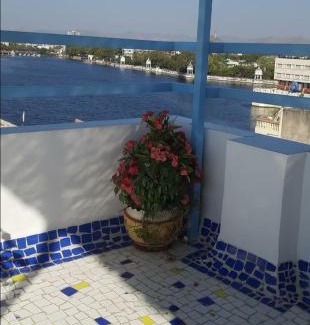 Lake Swaroop Sagar Cama Y Desayuno | Gladden Villa