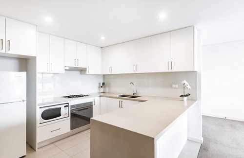 Gladesville Apartamento | Gladesville- GLAD1- Monash Road - Sunny 2BR Corner Apartment with Terrace in Monash Hill