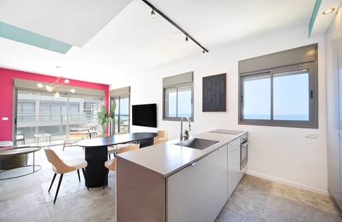Tel Aviv City Center Apartamento | Glam 4BR Overlooking Banana Beach by HolyGuest