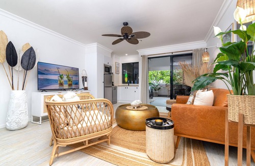 Port Douglas Apartamento | Glam Apartment In The Heart Of Town, King Bed, 2 Pools, Free Parking & WIFI