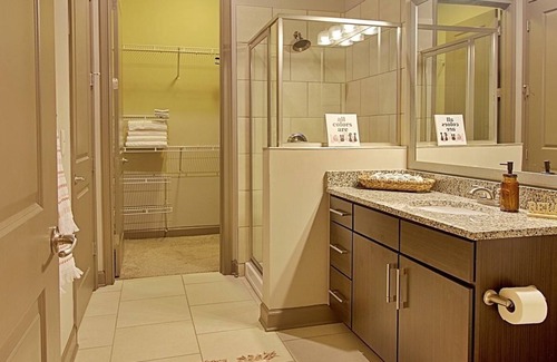 Loring Heights Apartamento | Glam Boho Vibez in Atlantic Station/Midtown