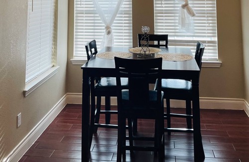 Missouri City Casa | Glamorous 3 Bedroom 2 Full Bath 18 Minutes From Med Center