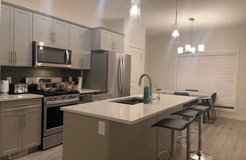 Regina Casa | Glamorous 3 BR Villa with Double Garage