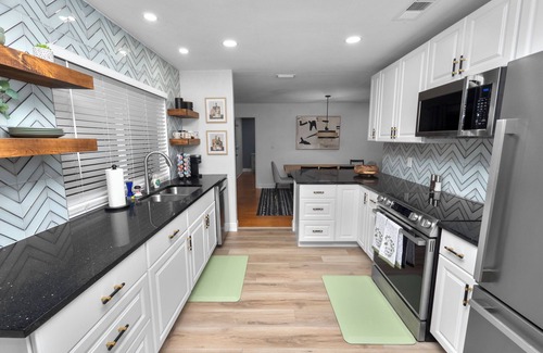 Lakeland Casa | Glamorous 3BR Retreat on an Acre!