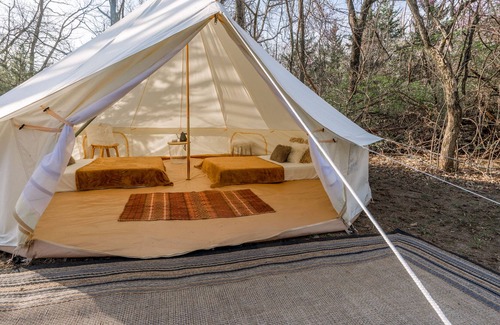 Kansas City Alquiler De RV | Glamorous Boho Style Glamping Suite at Watkins C Ranch