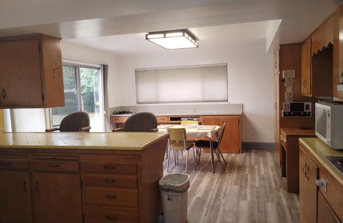 Arden Park Vista Casa | Glamorous Hidden Gem Central Location 1950's Style