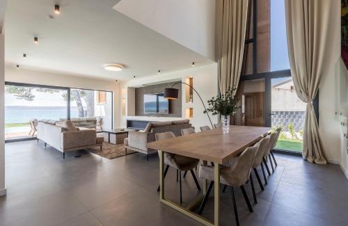 Kastela Villa | Glamorous Kastela Villa 4 Bedrooms Villa Seafront Paradise Private Pool Overlooking Sensational Sea Views Split