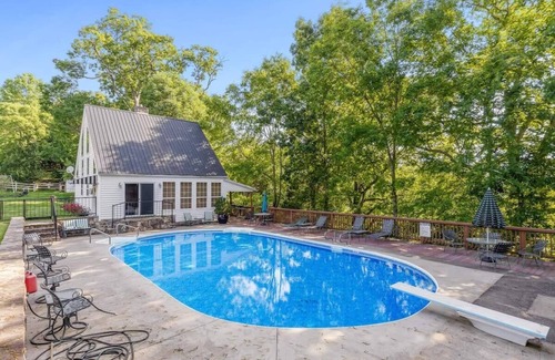 Lookout Valley Neighborhood Association Alquiler De RV | Glamp on Functional Farm w/ pool 15min to Chatt!