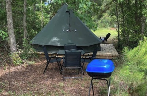 Yulee Casa | Glamp under the stars on a farm!