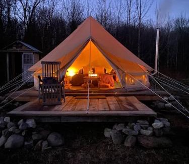 Ormstown Otro | Glamping 4 saisons @ Eco Lodge Bûcheron Bergère