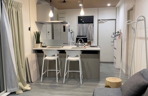 Futtsu Cabaña | Glamping for private use of an entire building! Barbecue & watch a movie on the projector screen on the 16 square meter patio with a view of the Minato River! Accommodates up to 10 people!