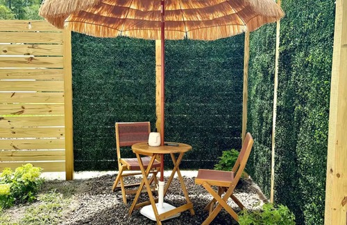 Wrightsboro Apartamento | Glamping Getaway! 10 Min to Downtown, 22 min to Beach!