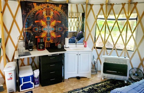 Missoula Apartamento | Glamping getaway at zenful woodland yurt
