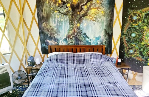 Missoula Apartamento | Glamping getaway at zenful woodland yurt