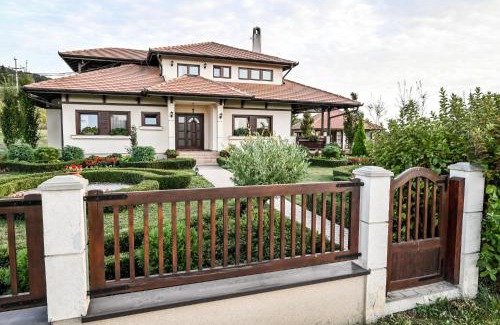 Mladenovac Villa | Glamping Home