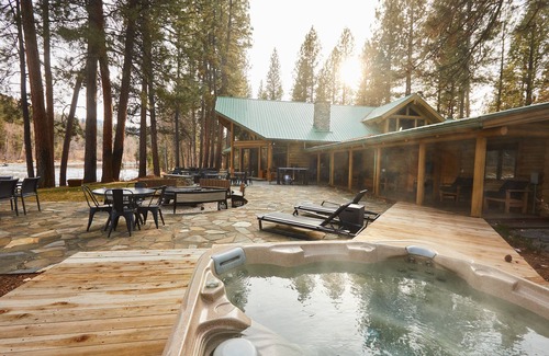 Grantsdale Cabina | Glamping Hut on the Bitterroot River