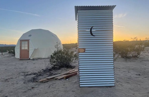 Twentynine Palms Alquiler De RV | Glamping in a Geodesic Dome