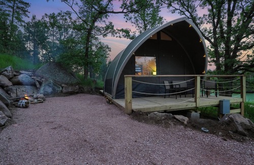 Hermosa Cabina | Glamping in Nature Near Mt. Rushmore