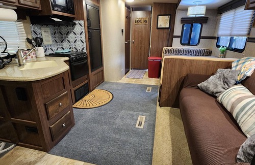 Katy Casa | Glamping in the Suburbs