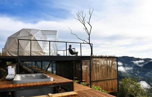 Retiro Otro | Glamping La Montaña Sagrada