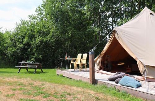 Twijzel Otro | Glamping Lodge in Friesland near Nature Reserves, cleaning included