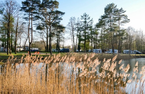 Jever Alquiler De RV | Glamping tent for 4P with terrace by the lake