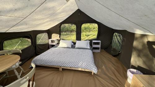 Klamath Otro | Glamping tent on the river