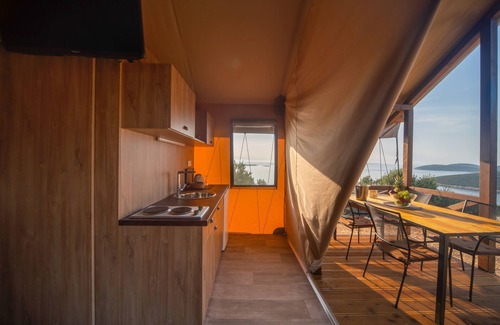 Veli Losinj Casa | Glamping Tents and Mobile Homes Trasorka - Campsite