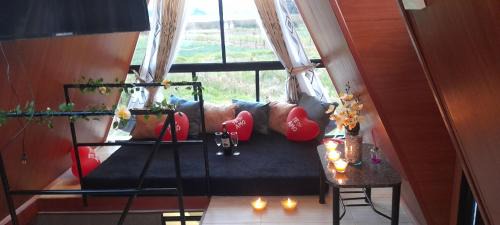 Tota Otro | Glamping y Cabañas el Encanto-Girasoles