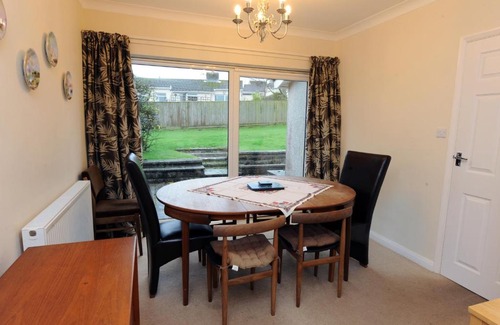 Saundersfoot Casa | Glan Heulog - Near to Beach, Pet Friendly