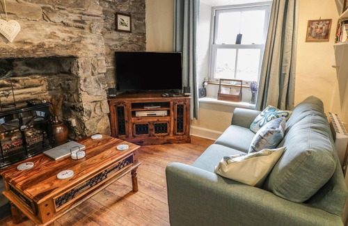 Talsarnau Cabaña | GLAN Y WERN COTTAGE, pet friendly, with a garden in Talsarnau